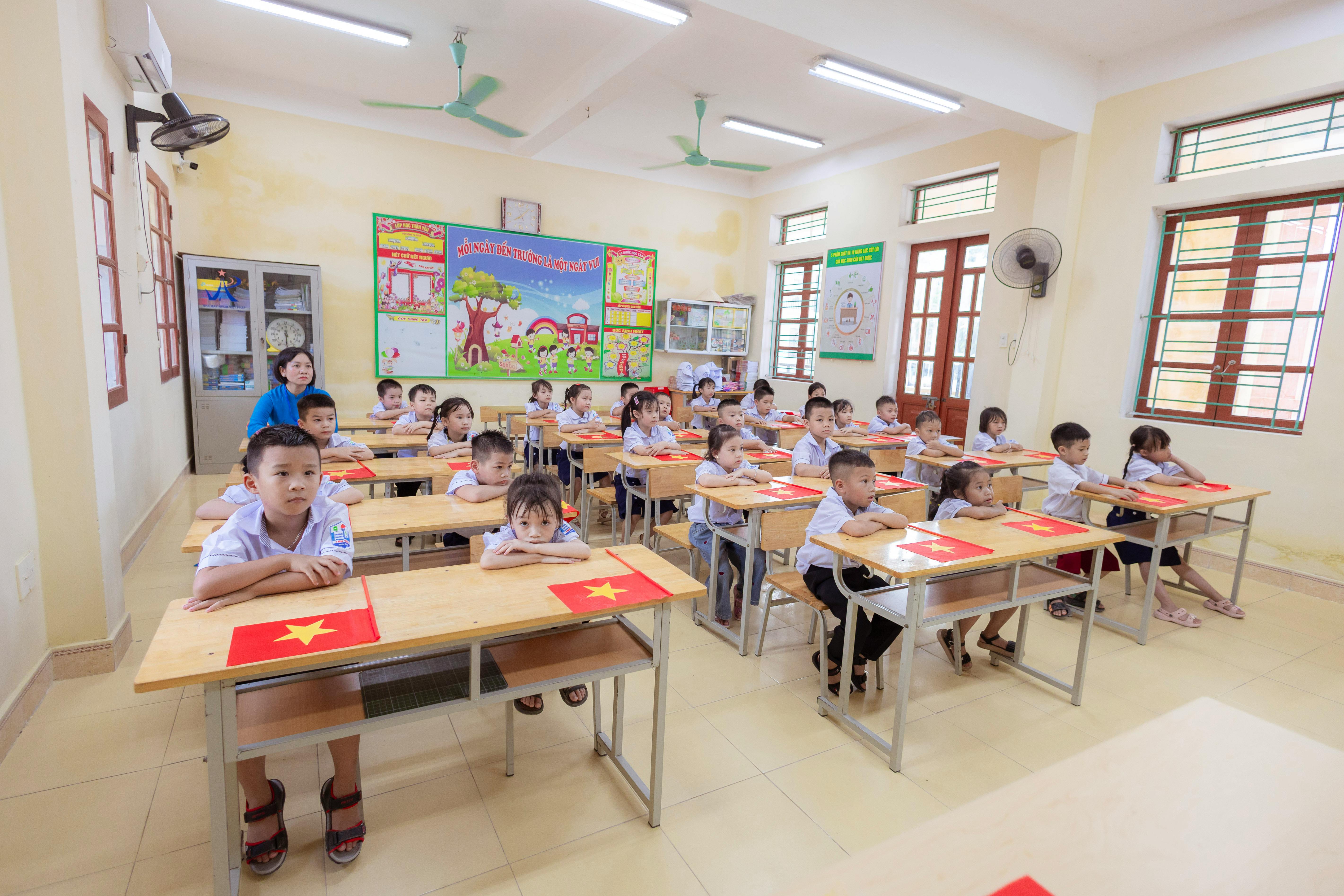 Students participating in track race